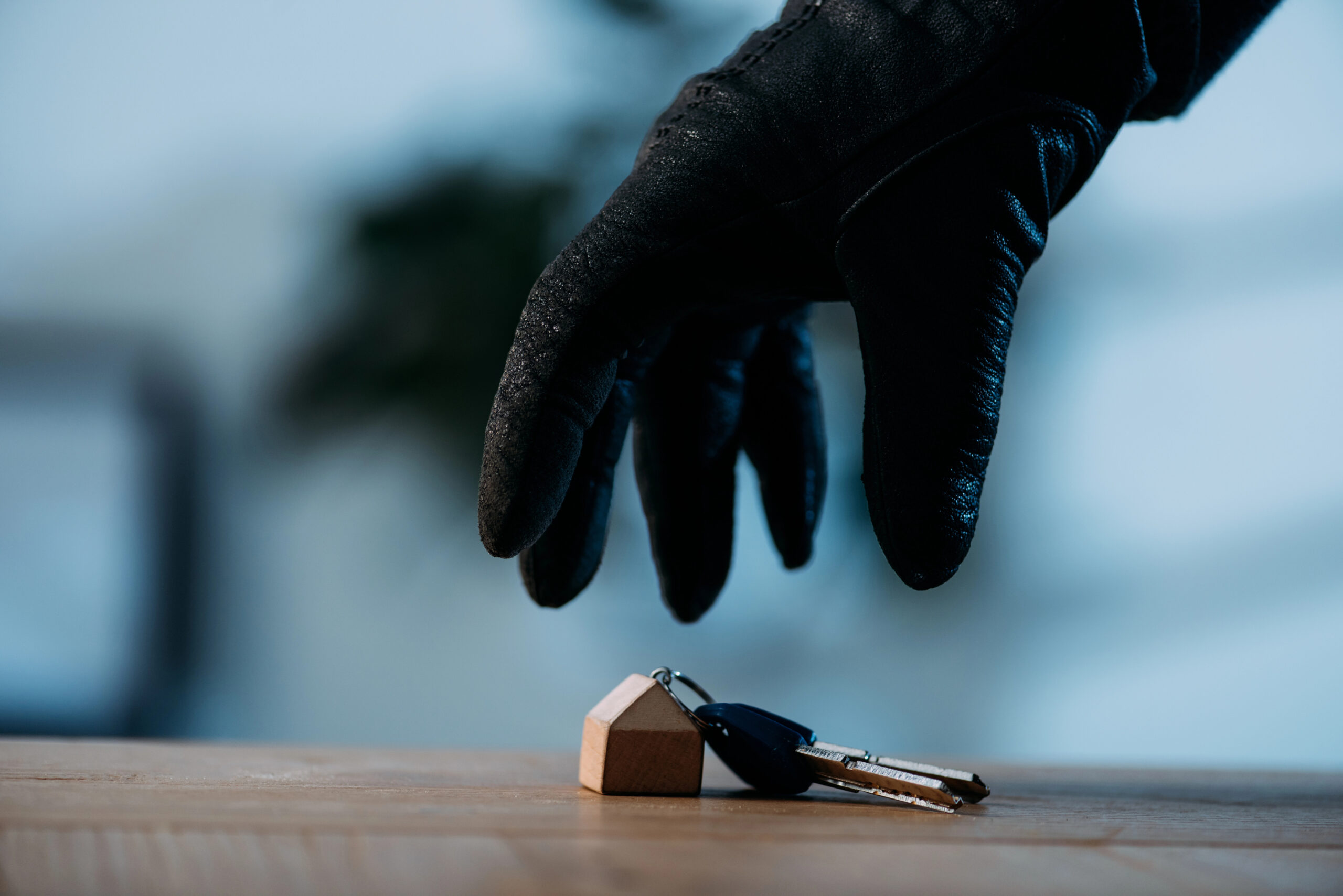 Einbruch-Zuhause Rotes Auto wurde geblitzt