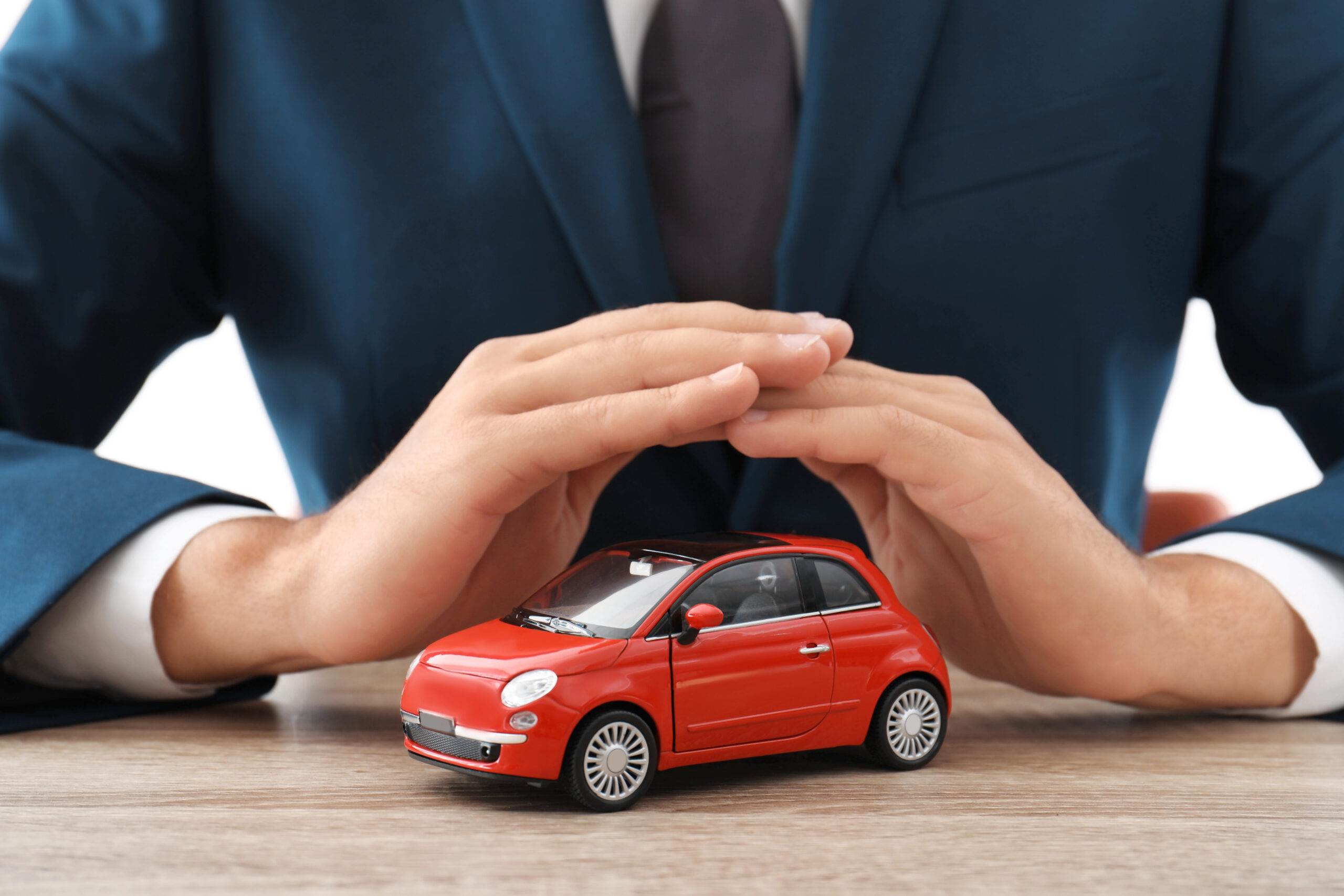 Rotes Auto wurde geblitzt